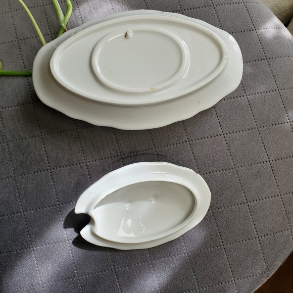 Floral Gravy Server with Gold Accents - Picture 4 of 8